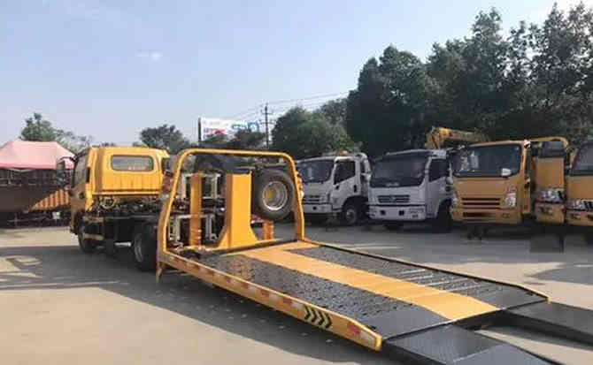 合江汽车中途维修案例